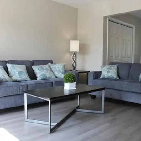 Charming 3-Bedroom House Scenic&Close To Downtown